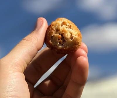 Coxinha sem massa chega a Brasília