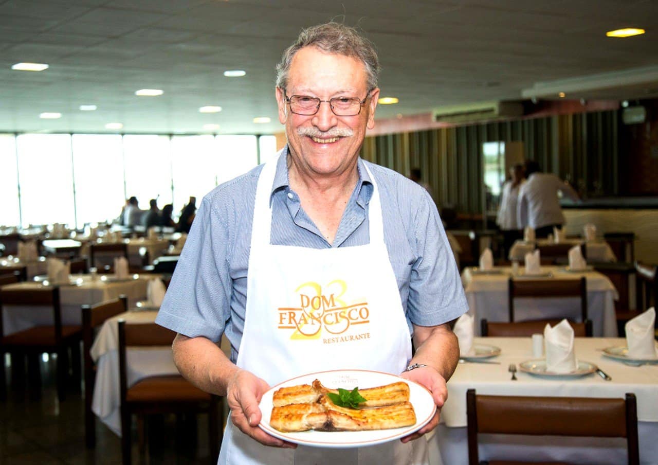 Em comemoração à data, chef Francisco Ansiliero ensinará crianças a prepararem sua famosa farofa de ovos. Os pequenos também prepararão bolo de aniversário com Evelyne Ofugi, do Bento Kids Brasília