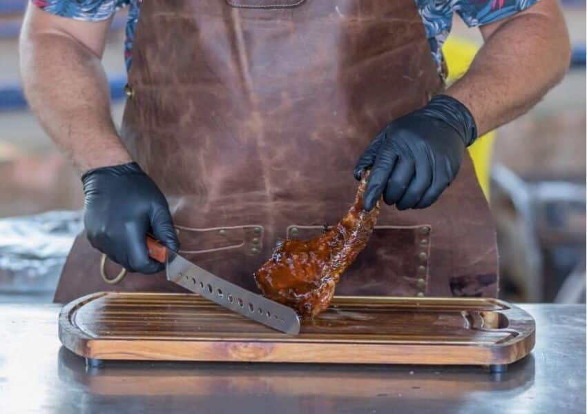 BBQ nos Eixos: Festival gastronômico ocupa Eixão Sul O maior evento de churrasco da capital acontece neste domingo