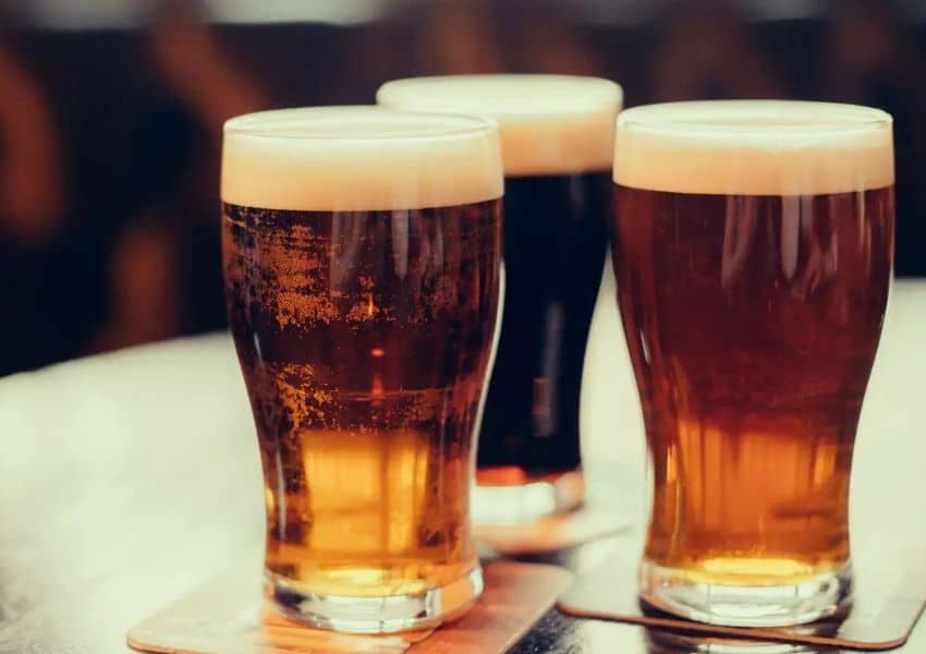 Gelada por mais tempo e qual é o estilo mais indicado: descubra dicas cervejeiras para o verão O mestre cervejeiro da X Craft Beer, Alexandre Xerxenevsky, explica algumas questões bastante discutidas quando o assunto é cerveja e a estação mais quente do ano