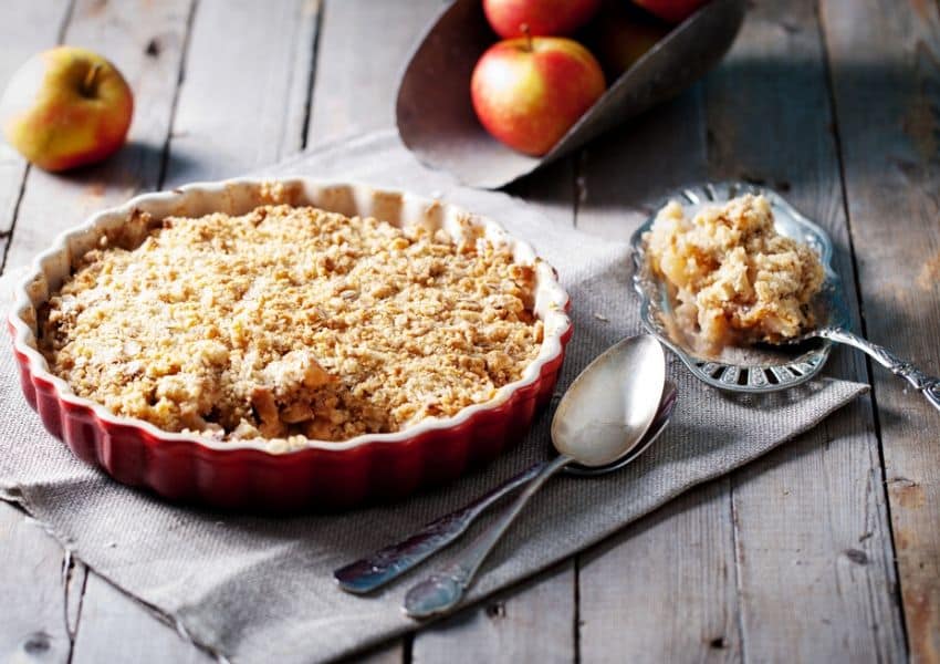 Receita de crumble de maçã é opção perfeita para férias