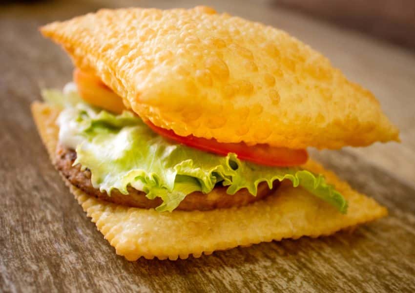 10 PASTÉIS lança Pastel Burguer