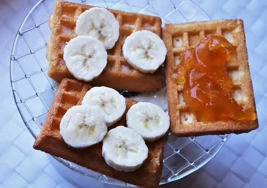 waffle com geleia