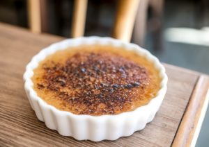 Crème brûlée com doce de leite e aroma de Café Speciale