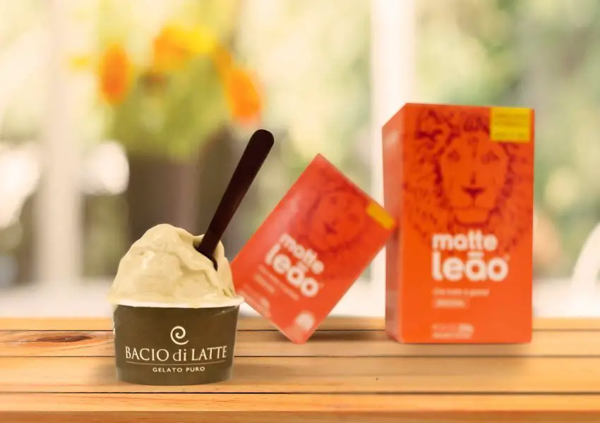 Matte Leão inspira sabor na Bacio di Latte na campanha "Gelato Folia". Todos os meses, a Bacio di Latte promove o lançamento de três sabores especiais.
