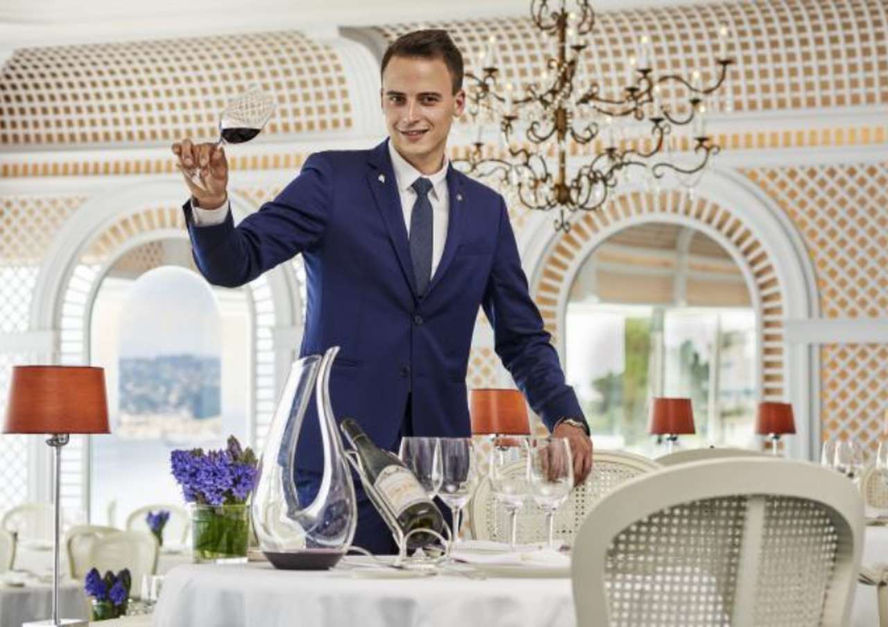 Os conceituados restaurantes gastronômicos Eden-Roc, do mítico Hotel du Cap-Eden-Roc e o Le Saint Martin, do Château Saint Martin&Spa, anunciam o recebimento do distintivo “Best of Award of Excellence 2019” pelas cartas de vinhos com 1.400 e 750 oções de excelentes rótulos respectivamente