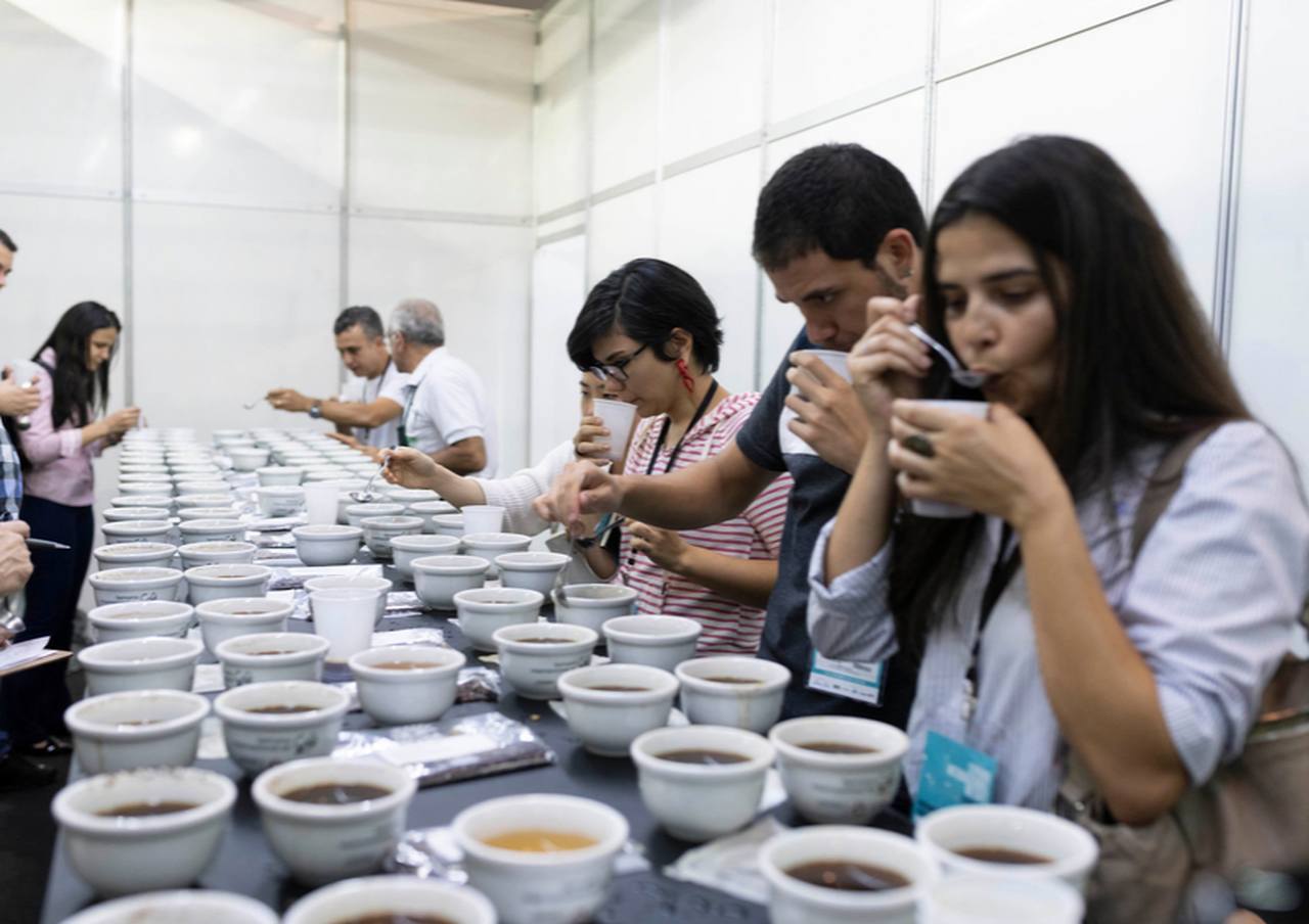 Coffee of The Year 2019: Inscrições vão até 18 de outubro O melhor café especial do Brasil será revelado na Semana Internacional do Café, entre os dias 20 e 22 de novembro, em Belo Horizonte