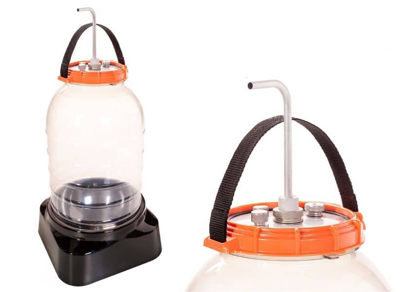 Amigos lan&ccedil;am fermentador para cerveja caseira com tecnologia inovadora
