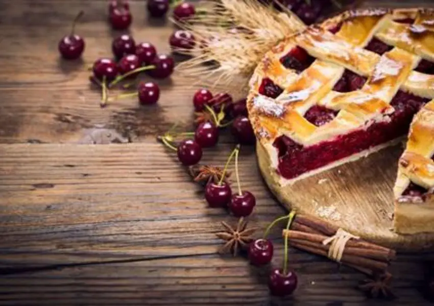 Confira a receita de torta de cereja para o ano novo