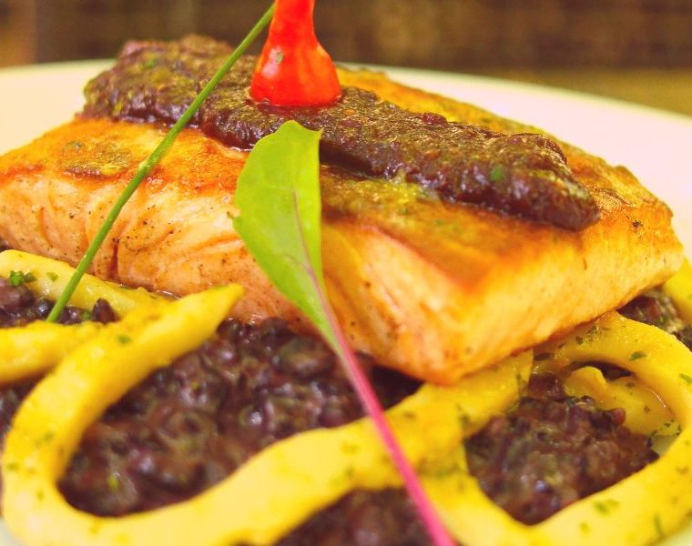 Rosbife de mignon e Salmão grelhado são as pedidas do verão no Santé 13 Opções são as apostas da casa para o mês de janeiro