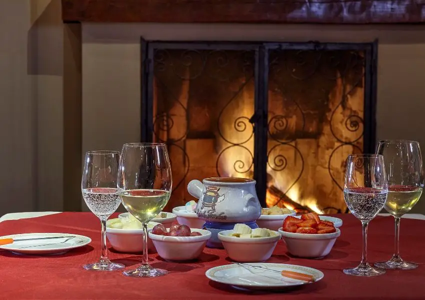 O mais famoso hotel do Sul de Minas oferece especialidade suíça diariamente no jantar