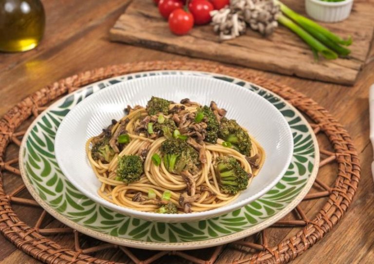 Receita De Macarrão Com Shimeji E Brócolis