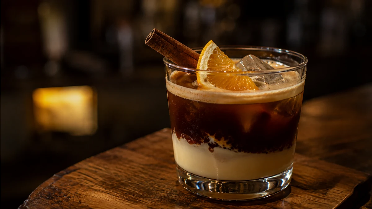 Cafés com Destilados Carajillo, Irish Coffee e Mais