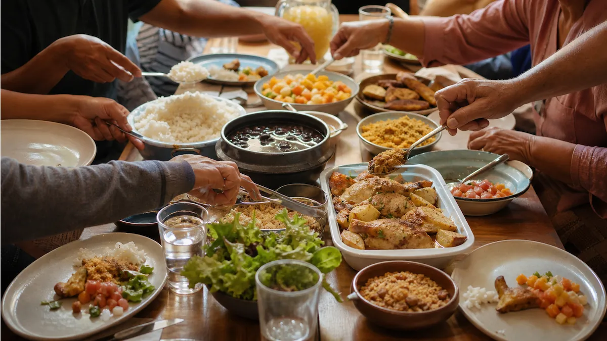 3 Talheres A Refeição em Família pelo Mundo